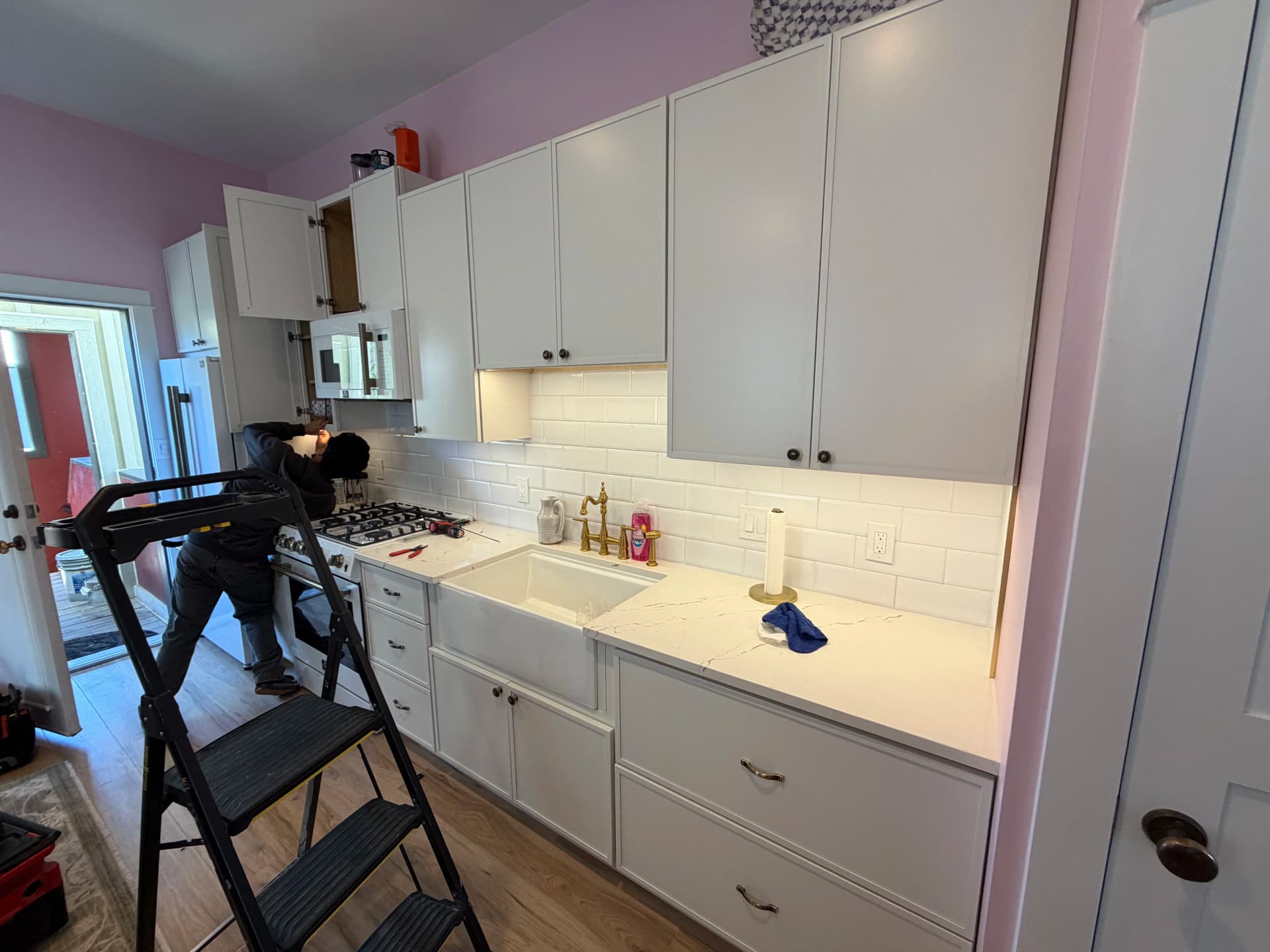 LED Undercabinet Lighting Installed in a Kitchen